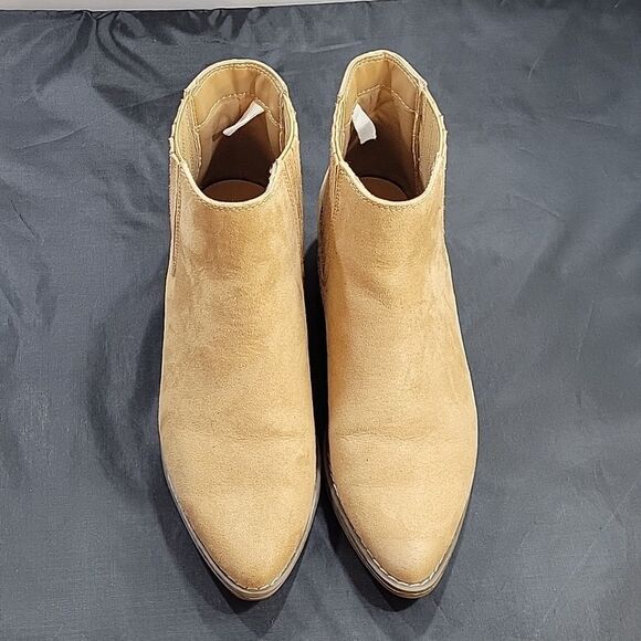 UNIVERSAL THREAD POINTED TOE LOW BLOCK HEEL ANKLE BOOTIE - Picture 2 of 16